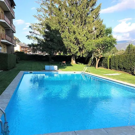 En Ideal 8 Personas Con Piscina *